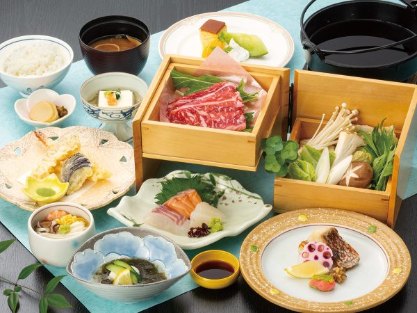 和会席税サ込6600円の料理写真イメージ。